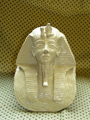 Tutankhamen, 40cm x 35cm, clay, '94